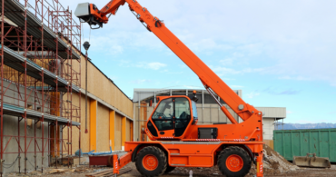 telehandler lifting construction materials
