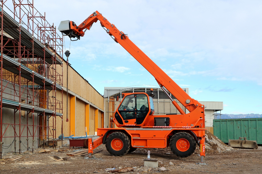 telehandler lifting construction materials